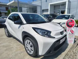 Bianco Usata 2022 Toyota Aygo Active Due volumi | 13.950 € (Buon prezzo)