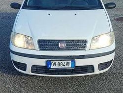 Bianco Usata 2009 Fiat Punto Active Tre volumi | 2950 € (Buon prezzo)