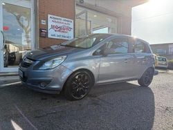 Grigio Usata 2010 Opel Corsa Tre volumi | 3700 € (Buon prezzo)