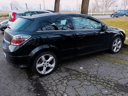 Nero Usata 2006 Opel Astra GTC Tre volumi | 2500 € (Buon prezzo)