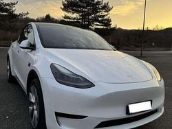 Bianco Usata 2023 Tesla Model Y RWD SUV | 32.900 €