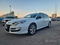 Bianco Usata 2015 Renault Laguna III Tre volumi | 8000 € (Buon prezzo)