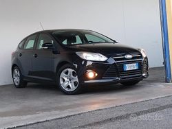 Nero Usata 2014 Ford Focus Titanium Tre volumi | 5700 € (Ottimo prezzo)