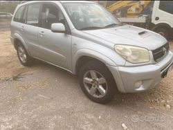 Usata 2005 Toyota RAV4 Station wagon | 2800 €
