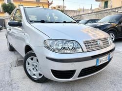 Argento Usata 2009 Fiat Punto Active Tre volumi | 2750 € (Buon prezzo)