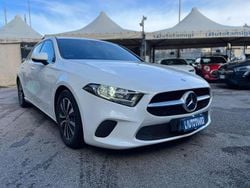 Bianco Usata 2021 Mercedes A200 Business Tre volumi | 22.990 € (Buon prezzo)
