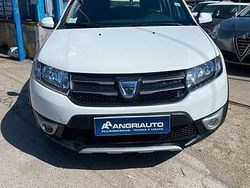 Bianco Usata 2014 Dacia Sandero Due volumi | 6000 € (Buon prezzo)