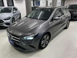 Grigio montagna metallizzato Usata 2022 Mercedes B180 Executive Monovolume | 23.700 € (Ottimo prezzo)