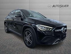 Nero / pastello Usata 2021 Mercedes GLA200 SUV | 29.400 € (Ottimo prezzo)