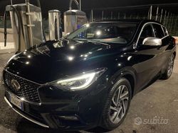 Nero Usata 2018 Infiniti Q30 Business Executive Tre volumi | 22.000 €