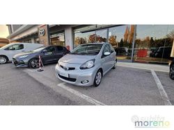 Argento Usata 2011 Toyota Aygo Connect Style Due volumi | 7890 € (Cara)