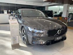 Grigio scuro Usata 2023 Volvo S60 Plus Tre volumi | 41.900 €