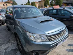 Grigio Usata 2010 Subaru Forester Comfort SUV | 9500 € (Buon prezzo)