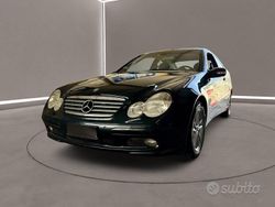 Blu Usata 2003 Mercedes C180 Classic Tre volumi | 4950 € (Molto cara)