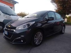Grigio Usata 2017 Peugeot 208 Allure Due volumi | 6950 € (Ottimo prezzo)