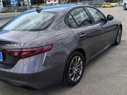 Usata 2020 Alfa Romeo Giulia Super Tre volumi | 20.000 € (Buon prezzo)