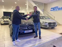 Nero Usata 2020 Mercedes E220 AMG Tre volumi | 43.990 € (Cara)