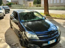 Usata 2005 Opel Astra GTC Tre volumi | 2500 €
