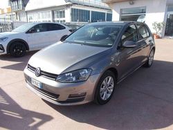 Limestone grey met. Usata 2015 VW Golf VII Comfortline Tre volumi | 9800 € (Buon prezzo)