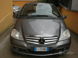 Grigio Usata 2011 Mercedes A180 Avantgarde Tre volumi | 4000 € (Buon prezzo)