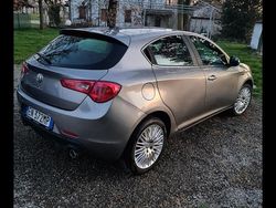 Grigio Usata 2013 Alfa Romeo Giulietta Due volumi | 7499 € (Buon prezzo)