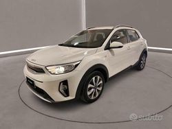 Bianco Usata 2022 Kia Stonic Style SUV | 16.300 € (Buon prezzo)