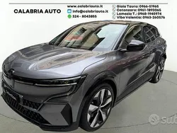 Nuova 2024 Renault Mégane Tre volumi | 30.950 € (Ottimo prezzo)
