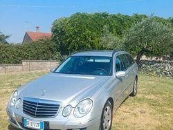 Usata 2007 Mercedes E280 Station wagon | 4000 € (Cara)