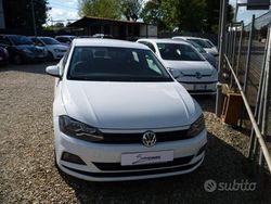 Bianco Usata 2018 VW Polo Trendline Tre volumi | 11.290 € (Buon prezzo)