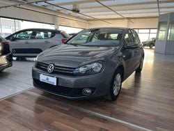Grigio Usata 2012 VW Golf VII Comfortline Tre volumi | 7900 € (Buon prezzo)