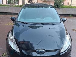 Nero Usata 2010 Ford Fiesta Titanium Tre volumi | 4500 € (Buon prezzo)