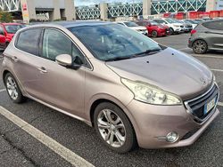 Usata 2014 Peugeot 208 Allure Due volumi | 6000 € (Ottimo prezzo)