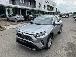 Usata 2021 Toyota RAV4 Hybrid Active SUV | 26.900 € (Buon prezzo)