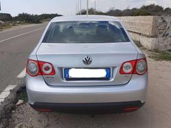Usata 2009 VW Jetta Comfortline Tre volumi | 2000 €