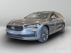 Grigio graphite metallizzato Nuova 2025 Skoda Superb Style Station wagon | 42.400 € (Buon prezzo)
