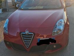 Rosso Usata 2013 Alfa Romeo Giulietta Due volumi | 9500 € (Molto cara)