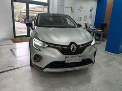 Argento tetto nero Usata 2024 Renault Captur Techno SUV | 17.950 € (Buon prezzo)