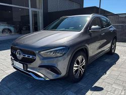 Grigio montagna Usata 2024 Mercedes GLA180 Advanced SUV | 40.500 € (Buon prezzo)