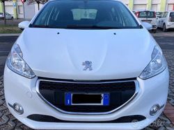 Bianco Usata 2013 Peugeot 208 Allure Due volumi | 6600 € (Buon prezzo)