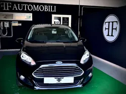 Nero Usata 2015 Ford Fiesta Due volumi | 8500 € (Buon prezzo)