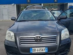 Grigio Usata 2006 Toyota Avensis Station wagon | 2300 € (Buon prezzo)