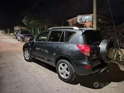 Grigio Usata 2006 Toyota RAV4 SUV | 6950 € (Buon prezzo)
