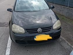 Usata 2005 VW Golf V Tre volumi | 800 €