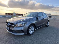 Grigio Usata 2016 Mercedes A180 Business Tre volumi | 9700 € (Ottimo prezzo)