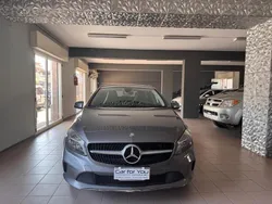 Grigio Usata 2017 Mercedes A180 Tre volumi | 16.990 € (Buon prezzo)