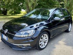 Nero profondo perla Usata 2019 VW Golf VII Executive Tre volumi | 16.990 € (Buon prezzo)