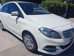 Bianco Usata 2014 Mercedes B200 Executive Monovolume | 9900 € (Molto cara)