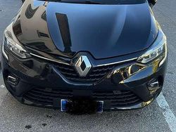 Nero Usata 2020 Renault Clio V Zen Tre volumi | 11.500 € (Buon prezzo)