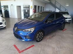Blu Usata 2023 Renault Clio V Engineered Tre volumi | 18.990 € (Cara)