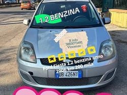 Grigio Usata 2006 Ford Fiesta Ghia Tre volumi | 999 € (Super prezzo)